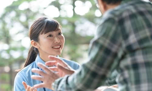 田舎で介護の仕事についた女性